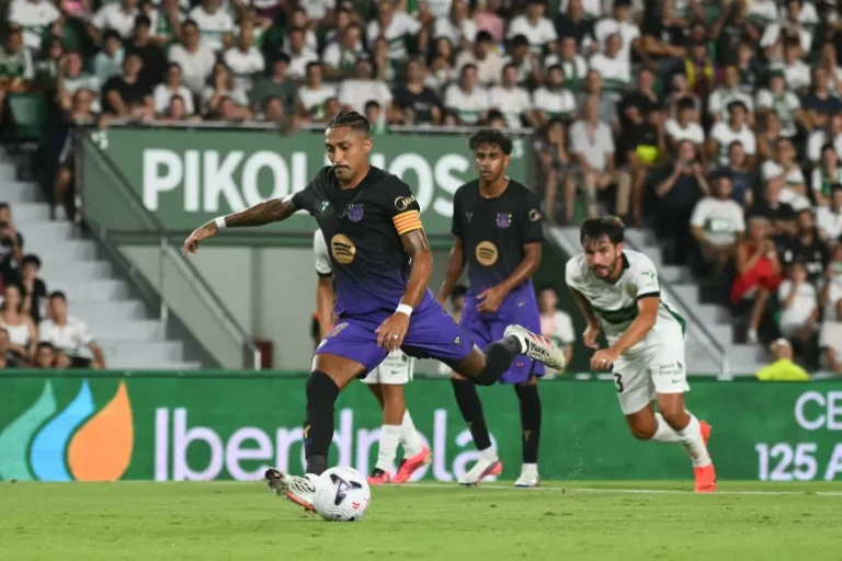 Barcelona Begin Title Defense with Dominant 5-0 Victory Over Elche