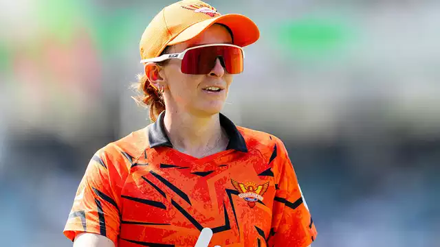 England Pacer Kate Cross Announces Retirement After 15-Year Professional Career