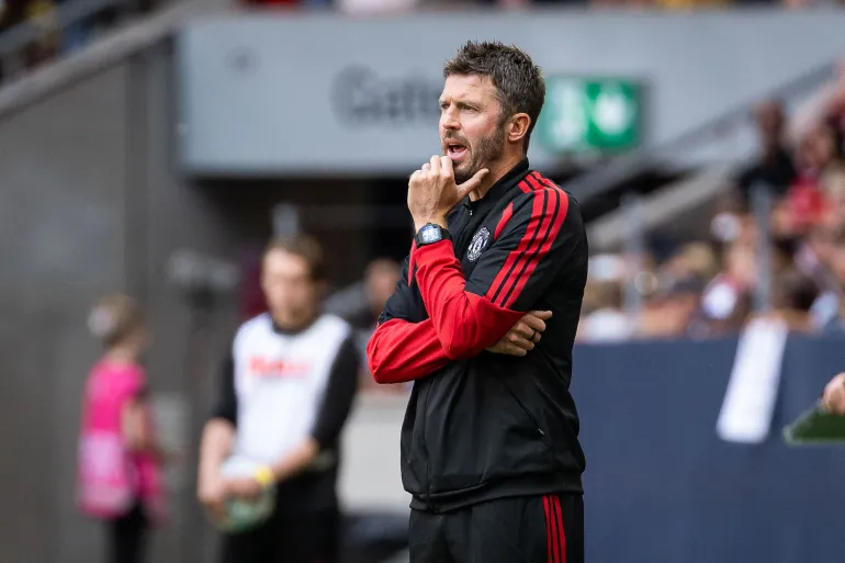 Michael Carrick Urges Manchester United to Strengthen Squad for Title Challenge