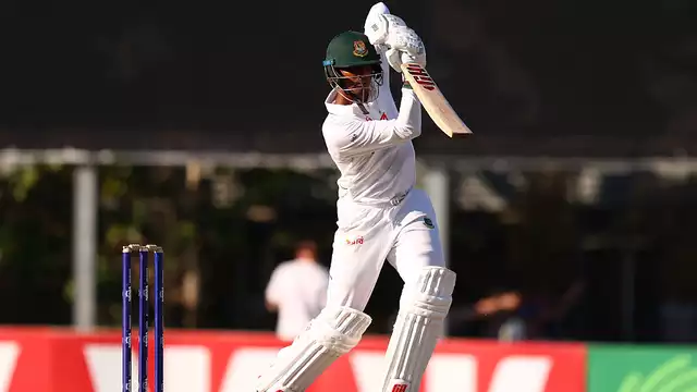 What we know about Simmons asked for '40-50 balls'; Hasan gave Australia 76