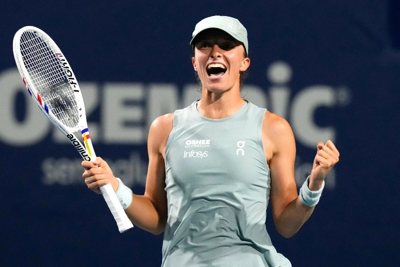 Iga Swiatek Advances to First Final of Season at Canadian Open to Face Elena Rybakina