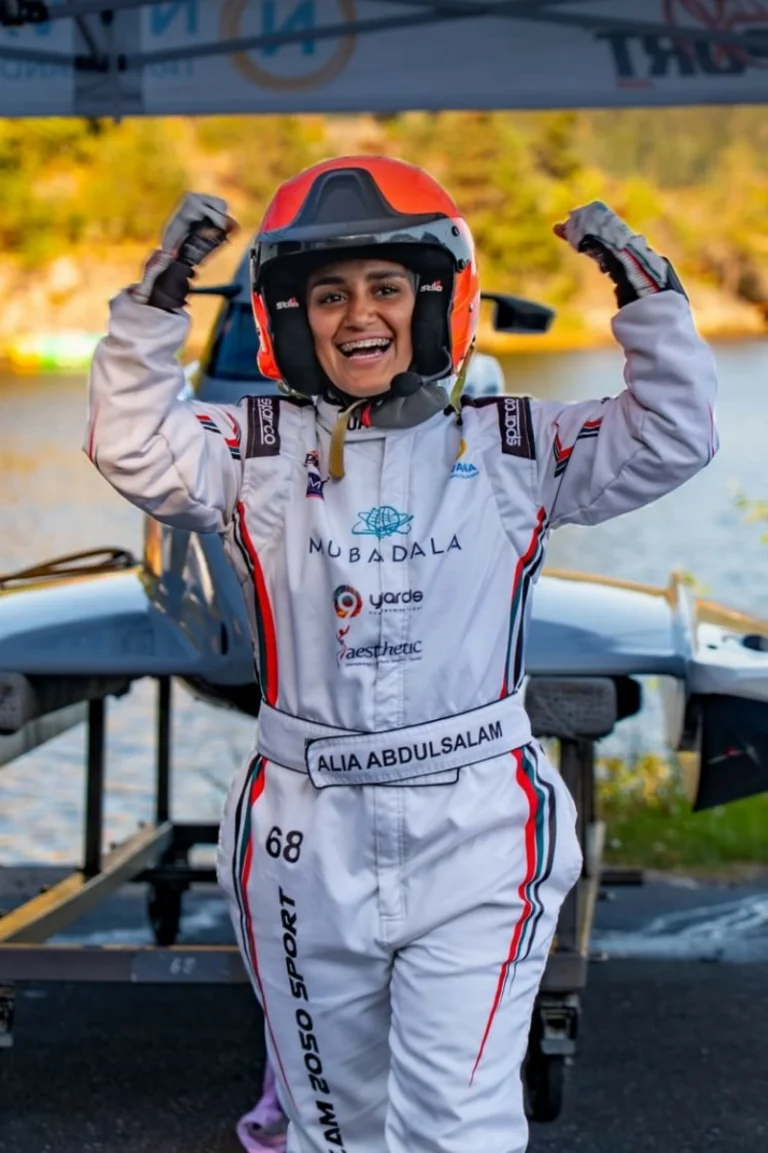 Emirati Racer Alia Abdulsalam Fairooz Sets New Formula 4 Powerboat World Speed Record