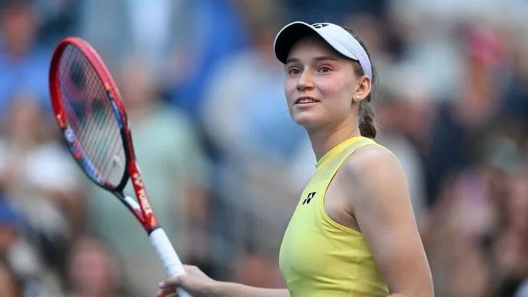 Elena Rybakina Sweeps Past Naomi Osaka to Close in on World Number One