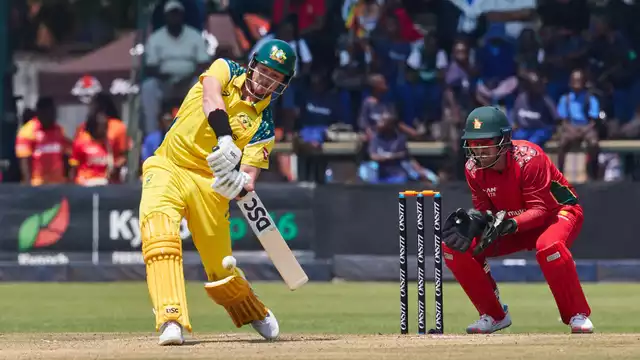 Renshaw and Ellis Lead Australia to Series Opening Win