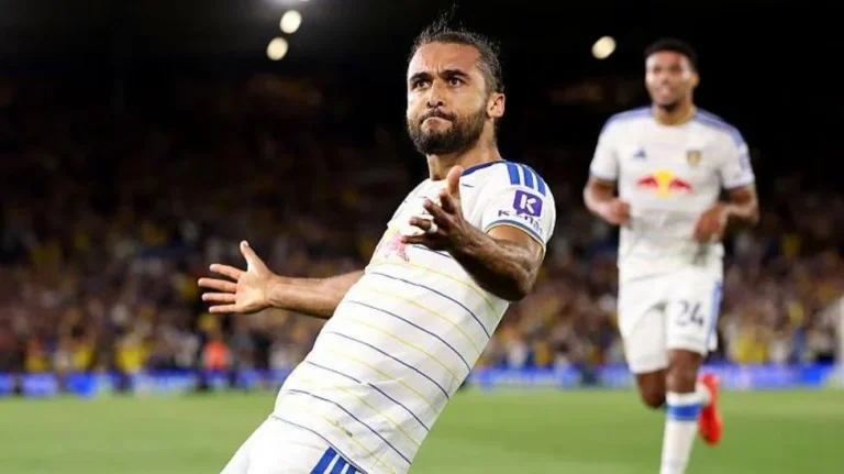 Leeds United Climb to Third After Dominant 4-1 Victory Over Newcastle United