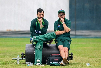 Mike Hesson Aims to Stabilize Pakistan Squad Following Dramatic Shake-up Before Third Test