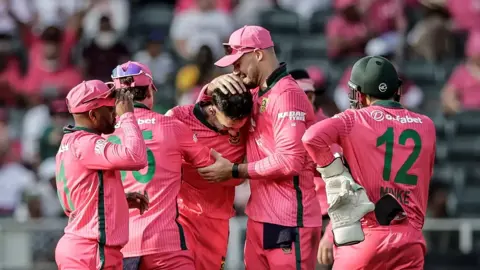 South Africa Clinches ODI Series with 32-Run Win