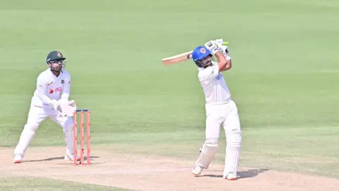 Abu Dhabi Test Balanced as Afghanistan Shows Disciplined Batting