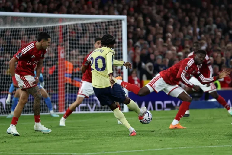 Madueke Strikes Late to Secure Narrow Arsenal Victory