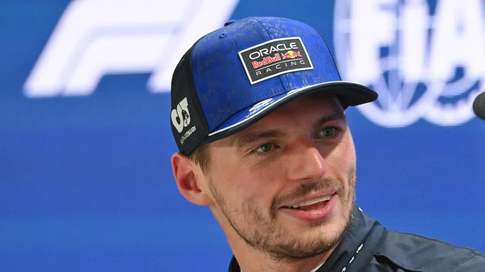 Verstappen Grabs Singapore Pole Before Career Milestone Race