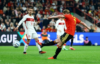 De Bruyne Scores Twice as France Draws with Italy