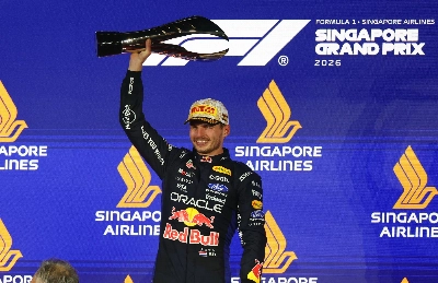 Verstappen Claims Maiden Singapore GP Victory as Title Looms
