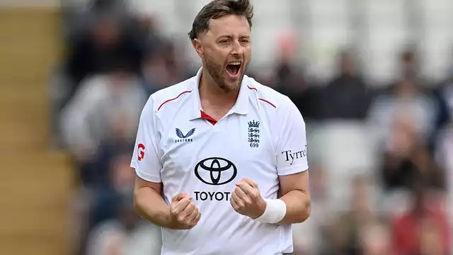 England Expand Central Contracts to 30 for 2026-27 Season