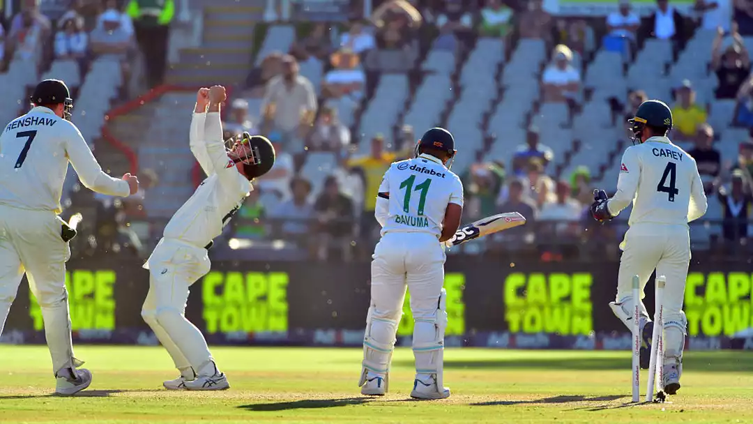 Reckless Batting Leaves South Africa Struggling Against Australia in Third Test