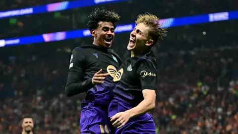 Barcelona Thrash Galatasaray 4-1 to Extend Winning Streak