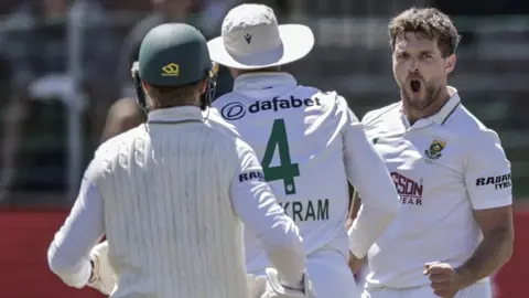 South Africa Defeats Australia by Innings and 31 Runs